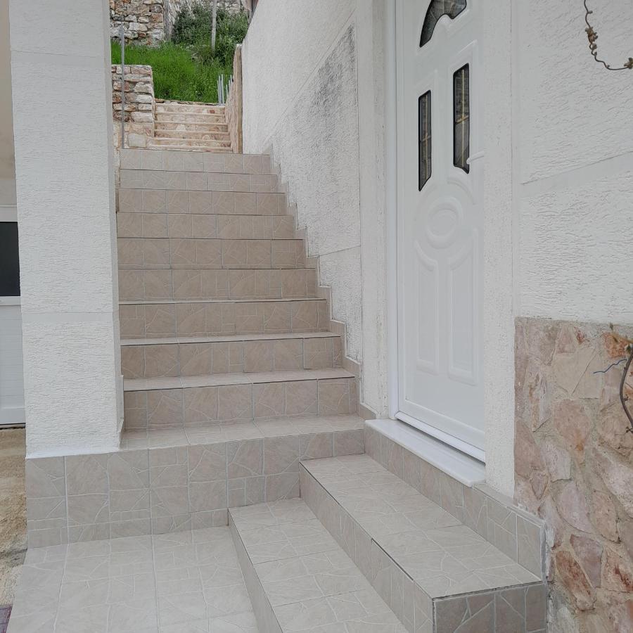 Denni'S Home Sarandë Exterior foto